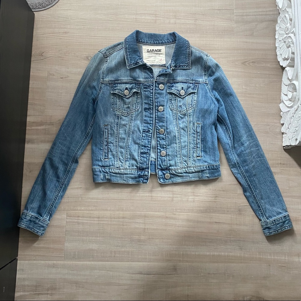 4/$30🦋 Garage denim jacket size small